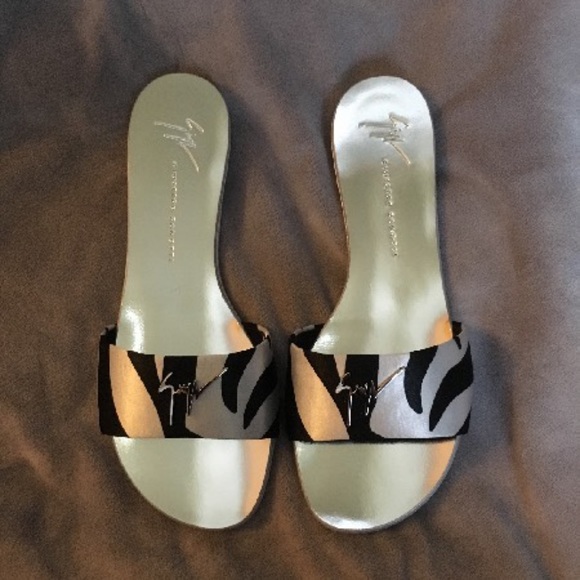 BRAND NEW!! Giuseppe Zanotti - Roll 10 Zebra US 7.5 | IT 37.5 (NIB) - Picture 4 of 6